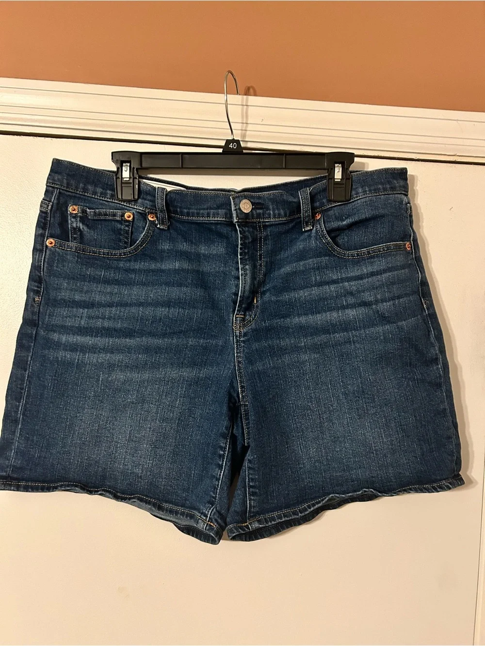 GAP Denim Mid Rise 5” Shorts Size 32 Dark Wash Stretch Jean Shorts